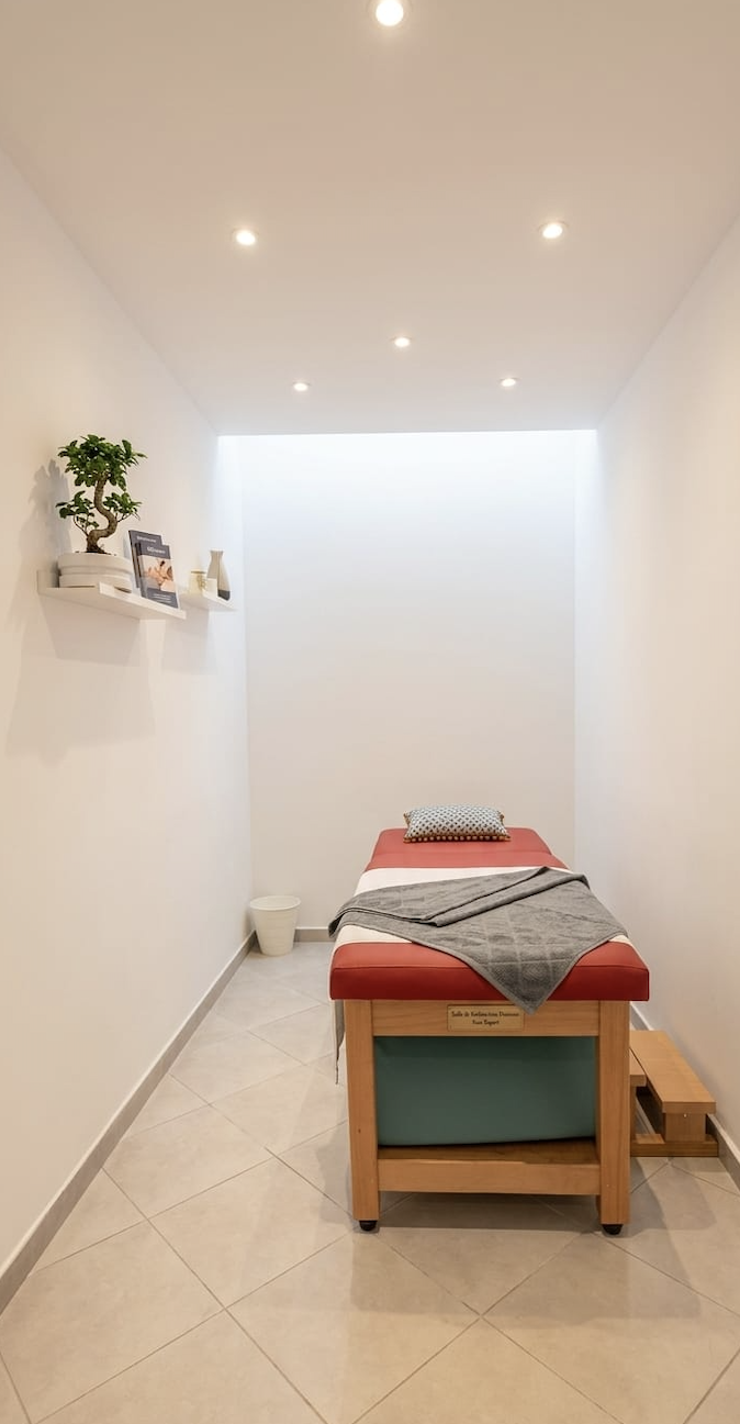 Cabinet moderne Kiné Expert de Ouissal Khaber au 292 Boulevard de la Grande Ceinture à Casablanca